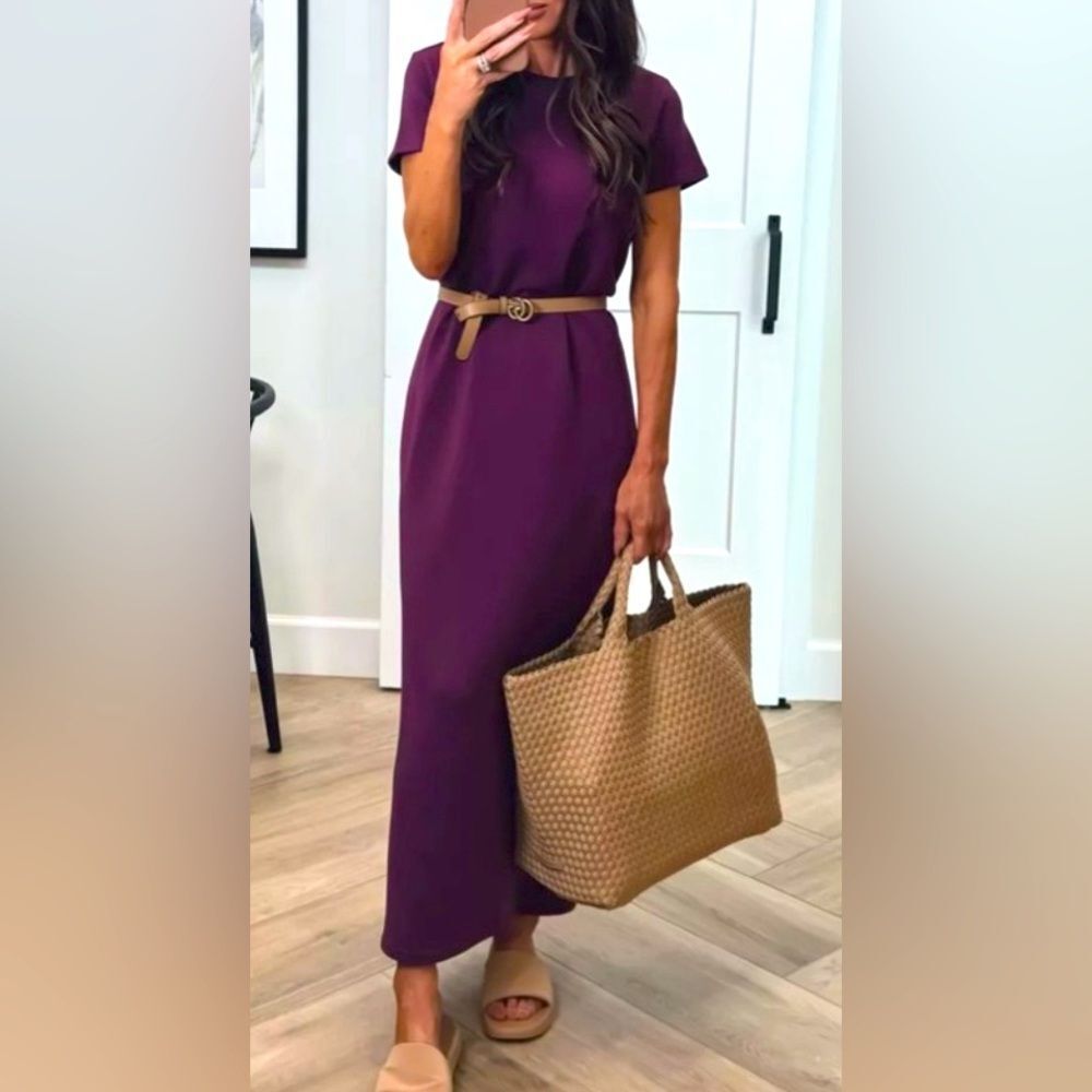 Elegant Purple Maxi Dress with Short Sleeves